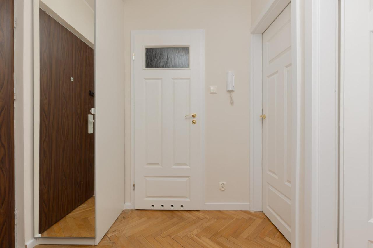 Apartment With View Of The Centre Zlota By Renters Warschau