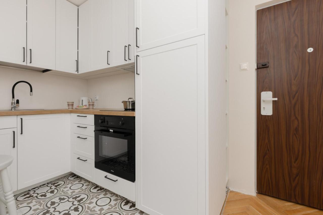 With View Of The Centre Zlota By Renters Apartment *