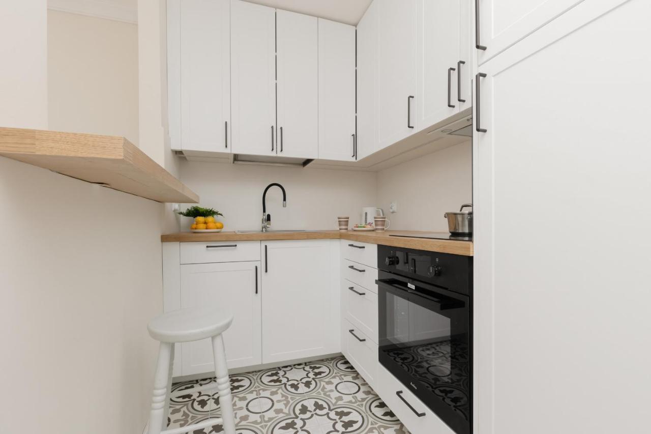 With View Of The Centre Zlota By Renters Apartment *